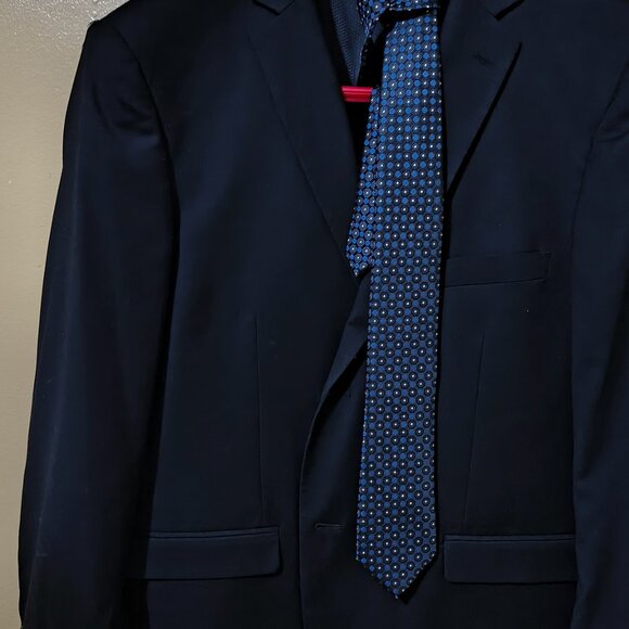 🖤 LIKE NEW MEN’S BLACK LINEAR SUIT — 50 REG 🖤 - Picture 5 of 5